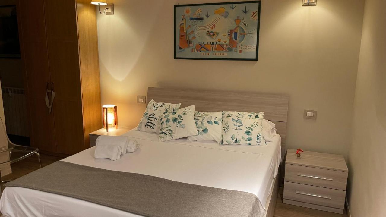 Frank Host Lux , Metro A A 50 M, Simple Check-in Con Codice A Qualsiasi Orario Appartamento Roma