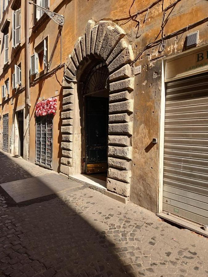 Navona Sweet