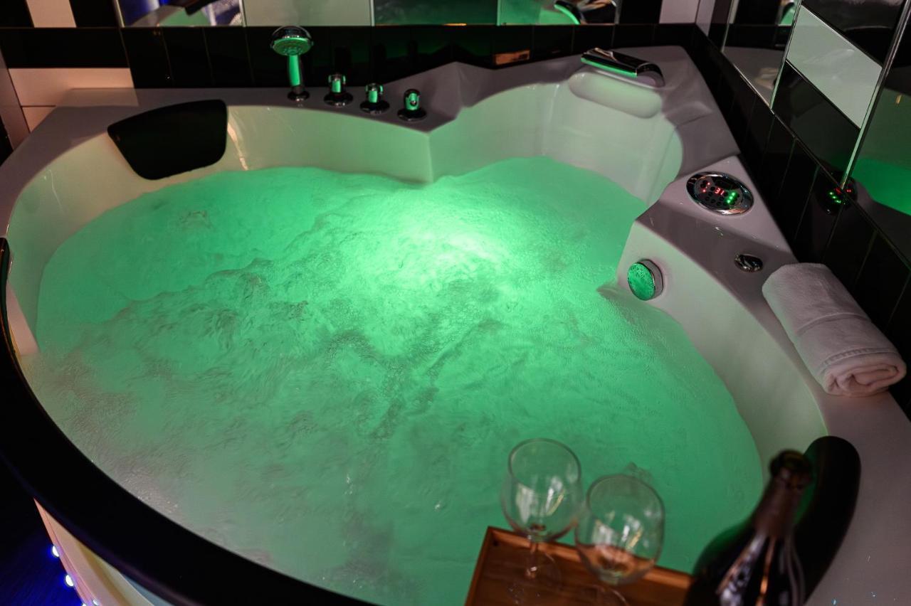 Appartamento Stylish With Jacuzzi By Ndp Rent