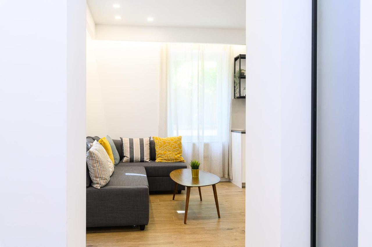 Modern & Elegant By Ndp Rent * Rom