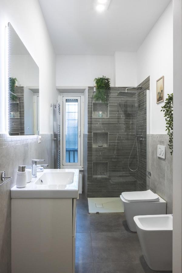 Cozy Flat With Terrace At Trastevere Train Station Apartamento *
