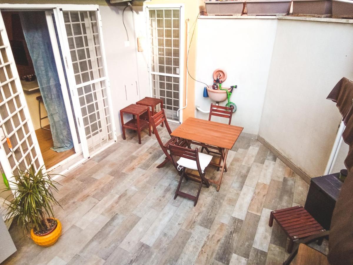 Cozy Flat With Terrace At Trastevere Train Station Apartamento *