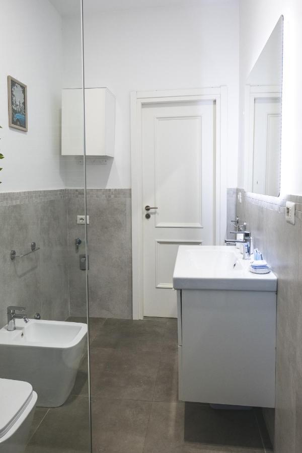 Cozy Flat With Terrace At Trastevere Train Station Apartamento