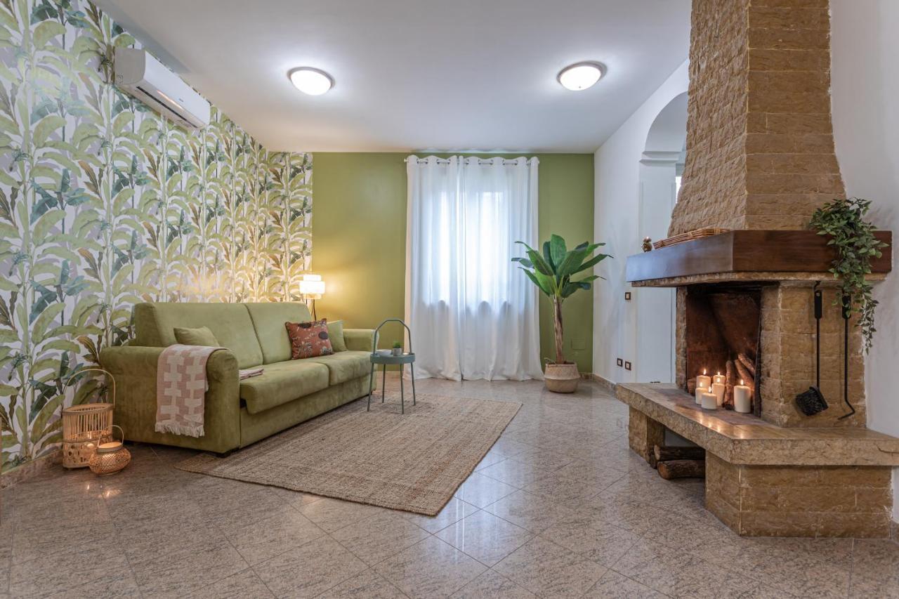 Villa Bbhome Domus Aquae Inside Of Appia Antica Park Roma