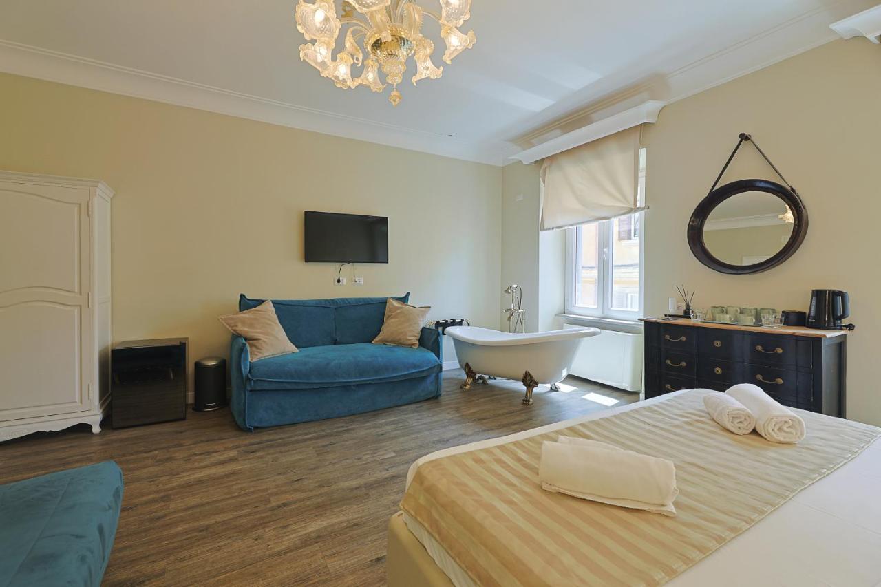 Art House Suites56 Via Del Babuino 56 Gjestgiverier Roma
