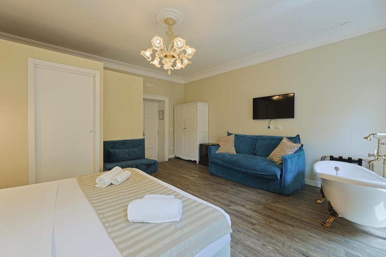 Art House Suites56 Via Del Babuino 56 Gjestgiverier Roma