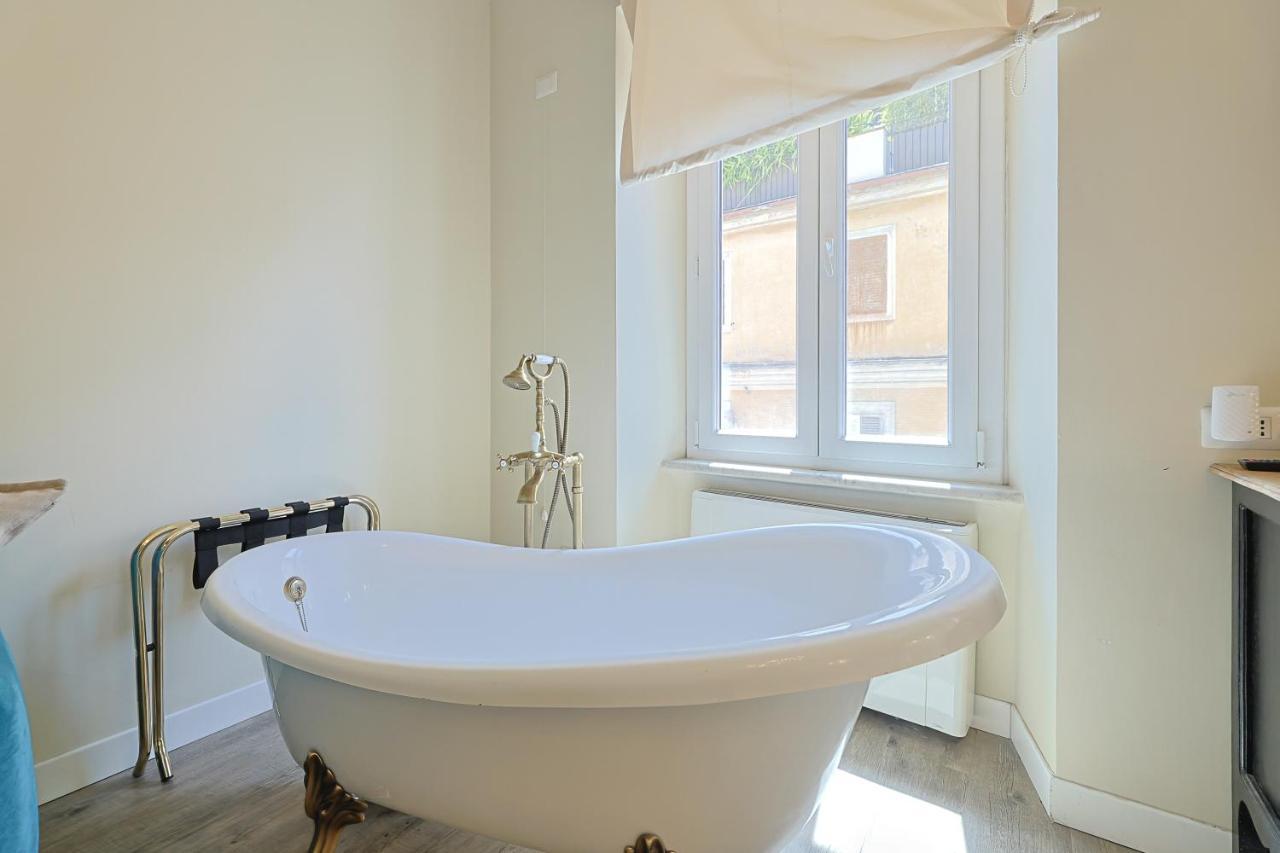 Art House Suites56 Via Del Babuino 56 Gjestgiverier *