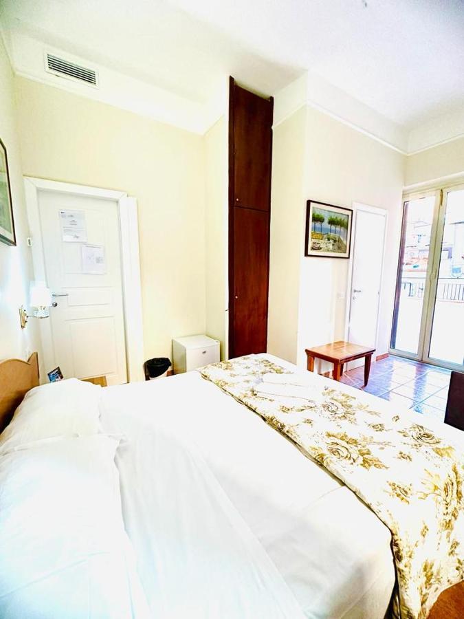 Hotell Resi 2*