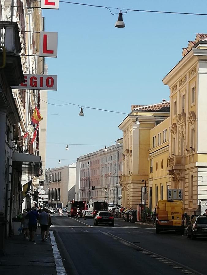 Signorina In Albergue Roma