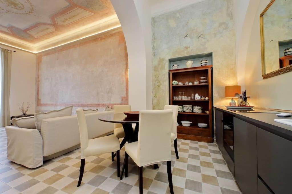 Bright Flat With Wonderful Views In The Centre Apartamento Roma