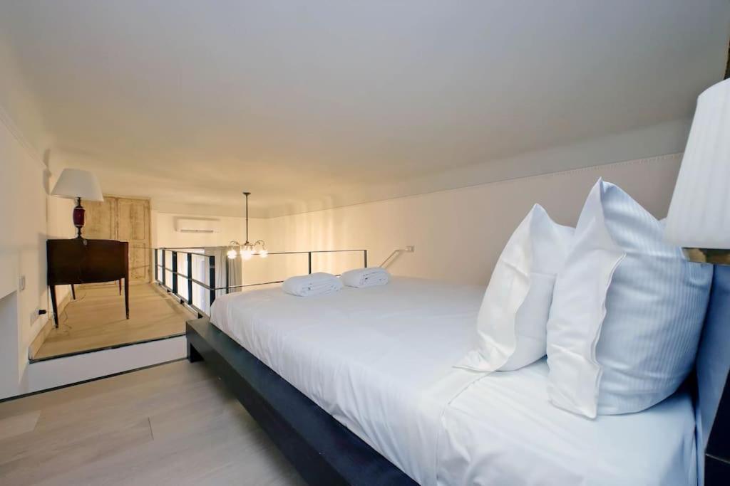 Bright Flat With Wonderful Views In The Centre Apartamento Roma
