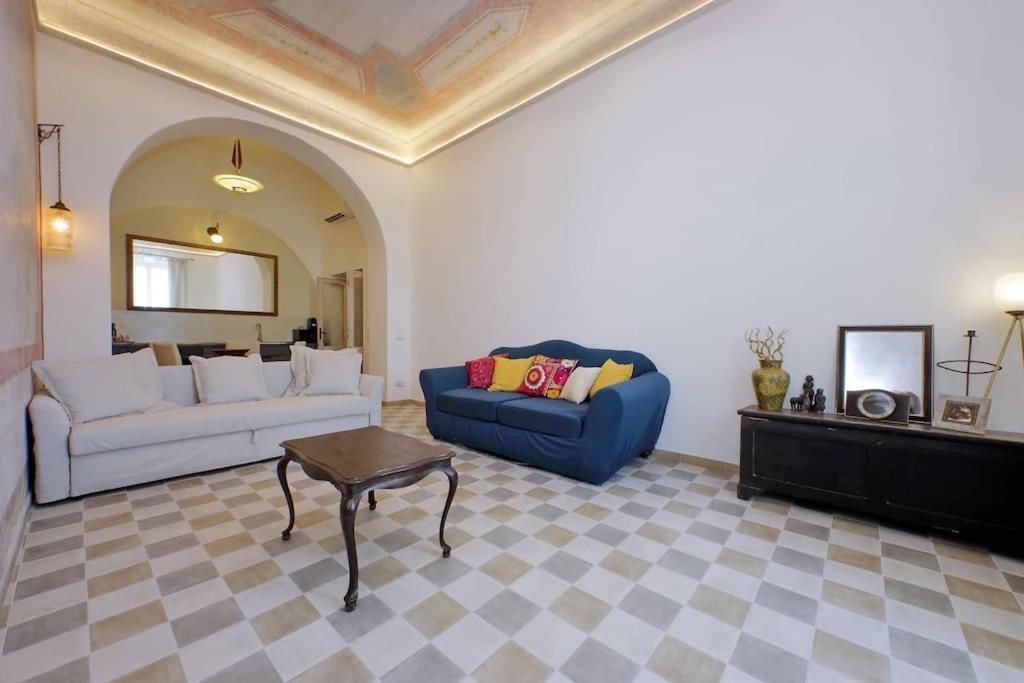 Bright Flat With Wonderful Views In The Centre Apartamento Roma
