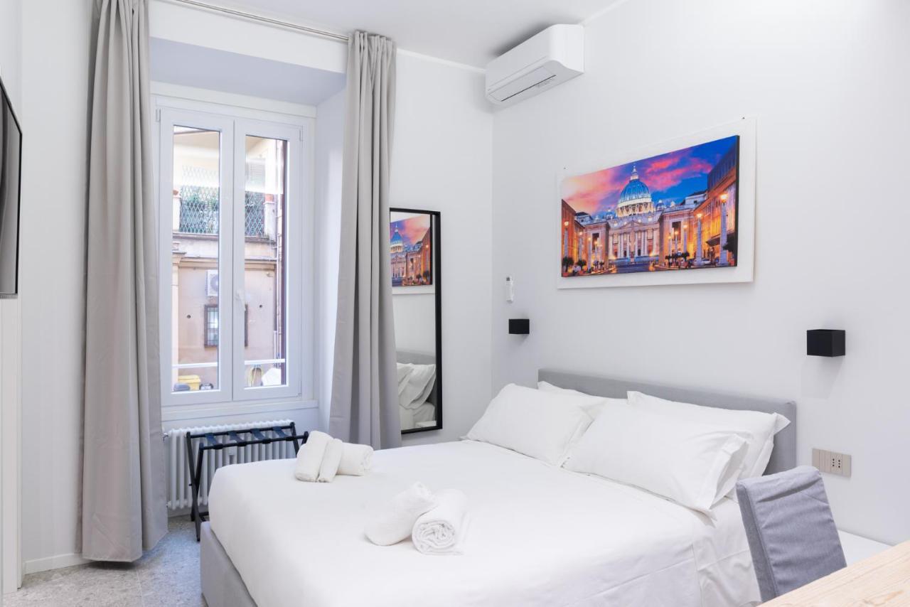Hotel White And Roma