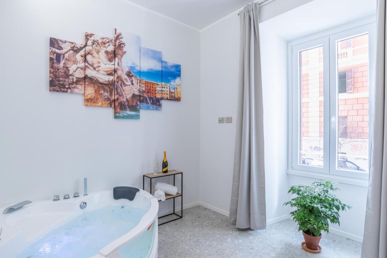White And Hotel Roma