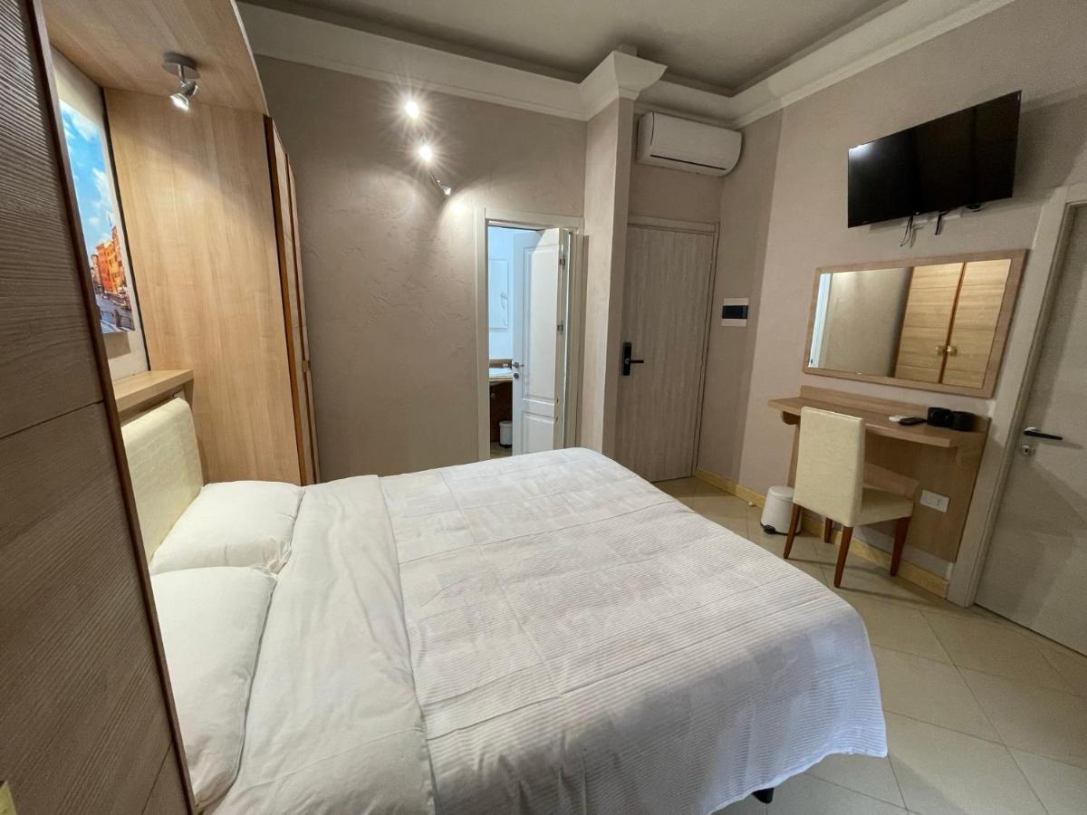 Spqr Bed and breakfast *