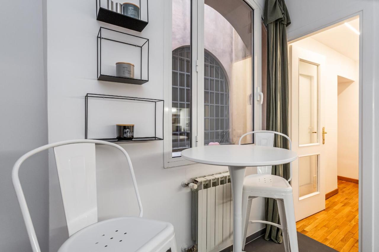 Eclectica Living By Navona Square Apartment