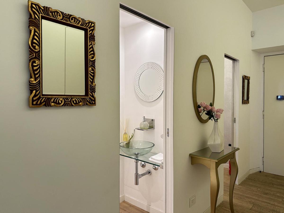 Arcasuite Tritone Luxury Apartment
