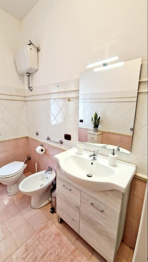 Apartment Giulia Metro Conca D'doro Rome