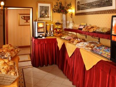 Hotel Serena 3*