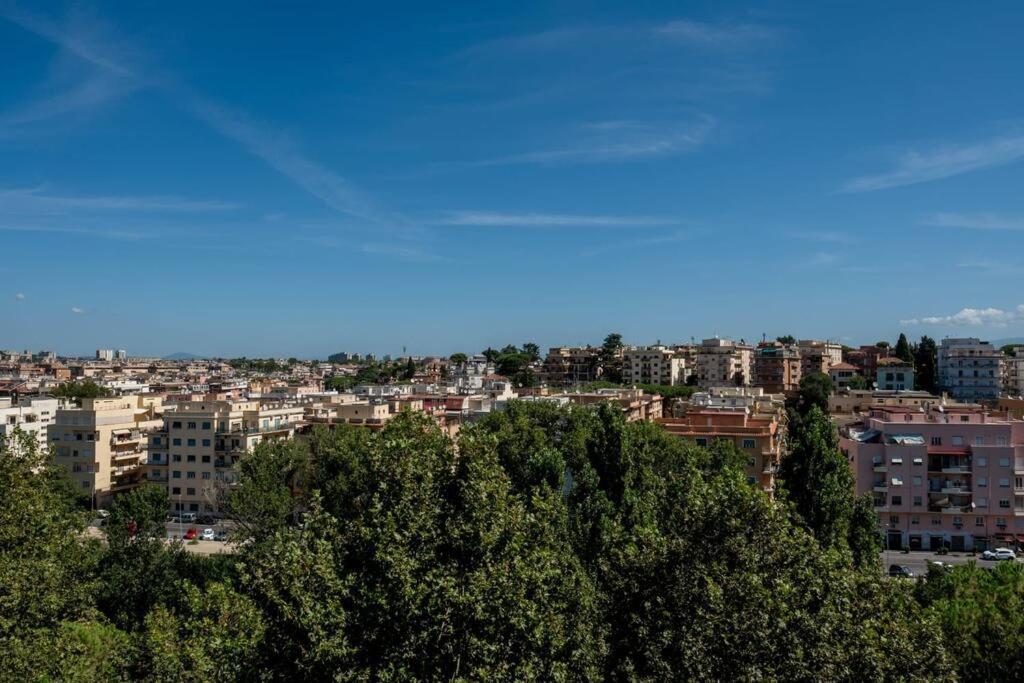 Attico Per Quattro Persone Sulla Nomentana, Wi-fi, Aria Condizionata Rome
