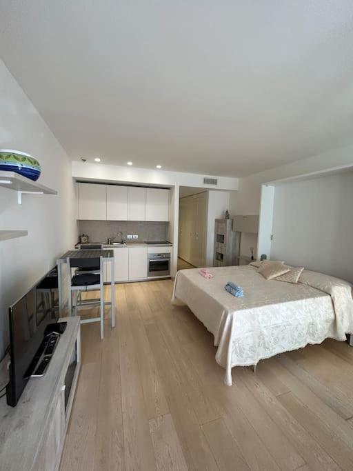 Eurosky Prestige Eur * Rom