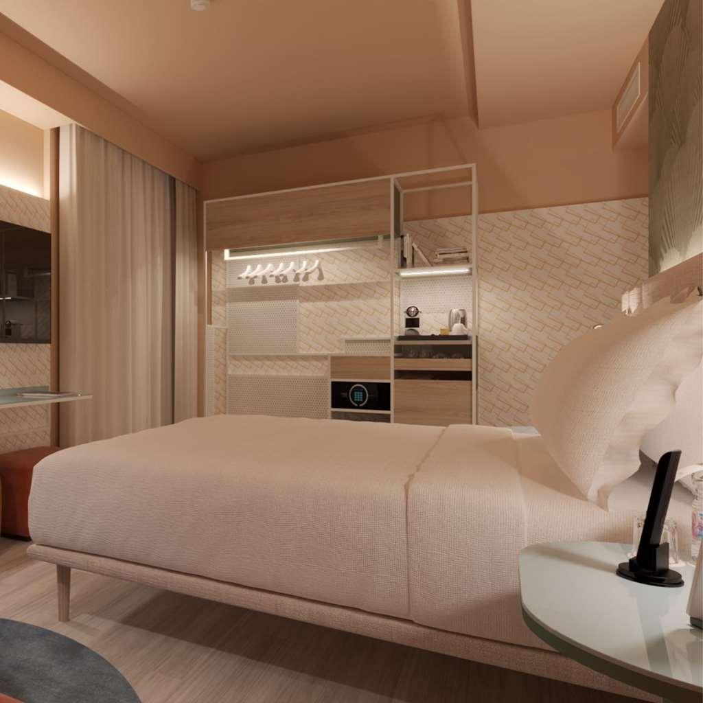 Adesso Hotell 4*