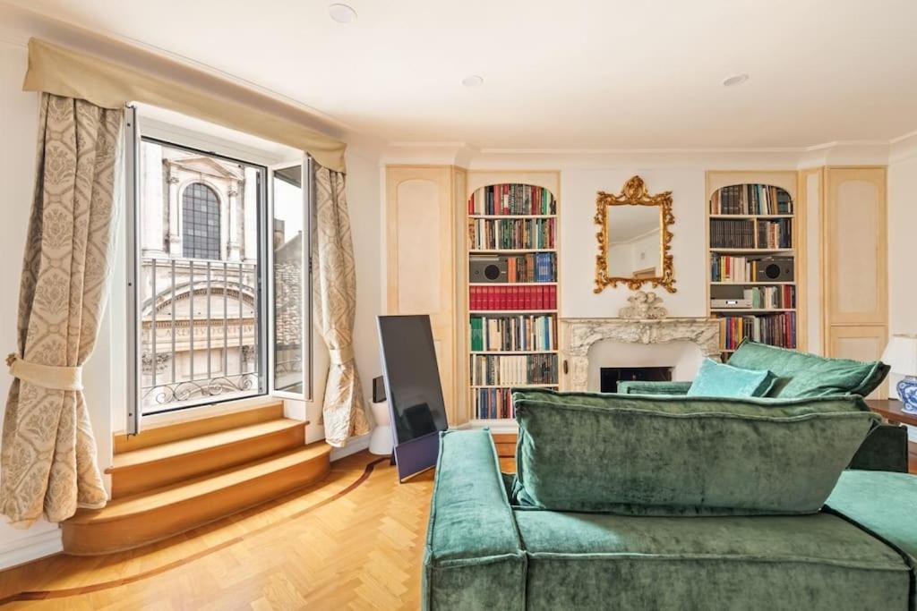 Appartamento Casa Colonna, A Burghesius Roma