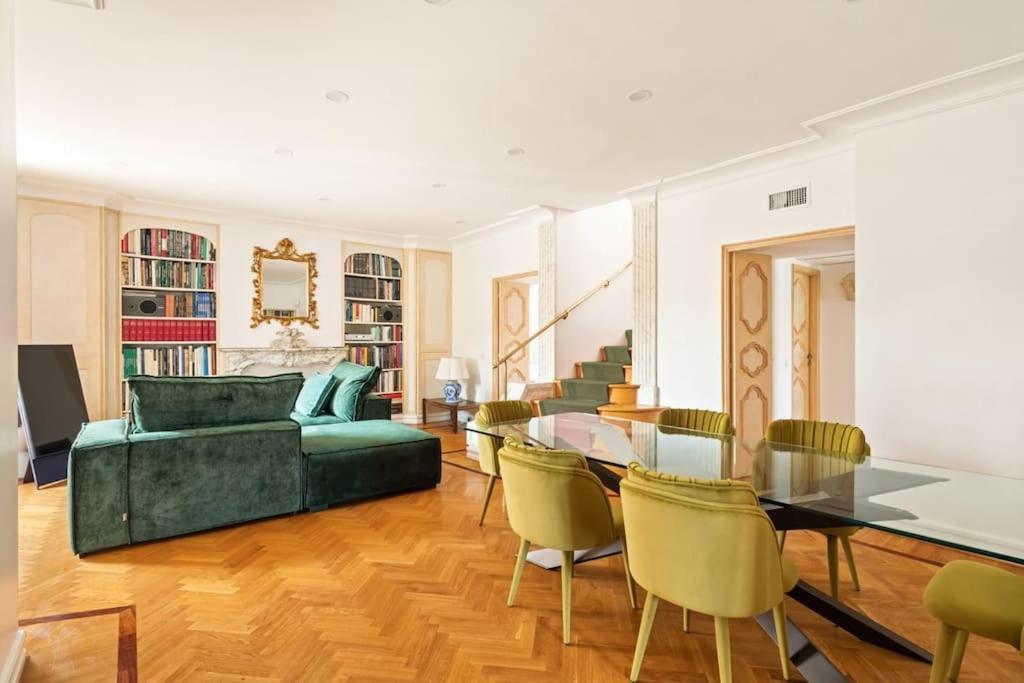 Appartamento Casa Colonna, A Burghesius