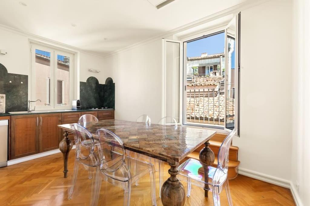 Appartamento Casa Colonna, A Burghesius Roma