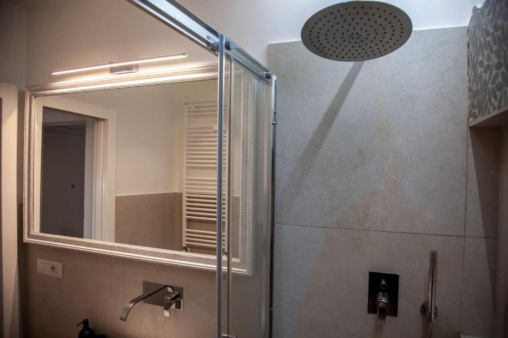 Modern And Stylish Flat Next To Metro Appartamento Roma