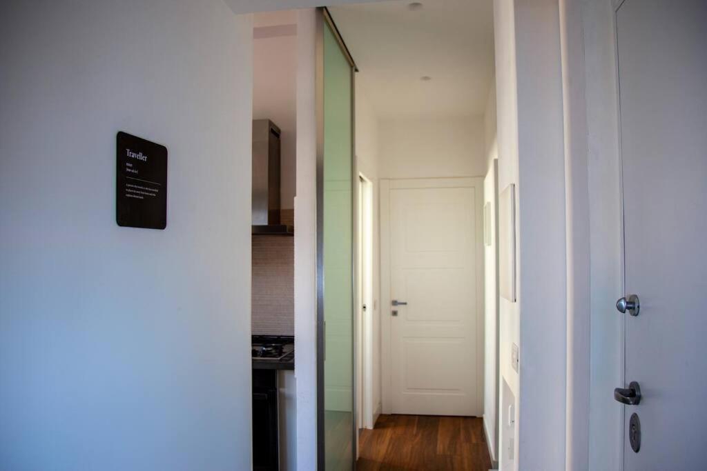 Modern And Stylish Flat Next To Metro Appartamento Roma