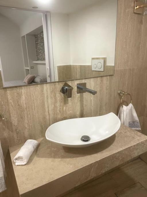 Apartamento The Love Basement Roma