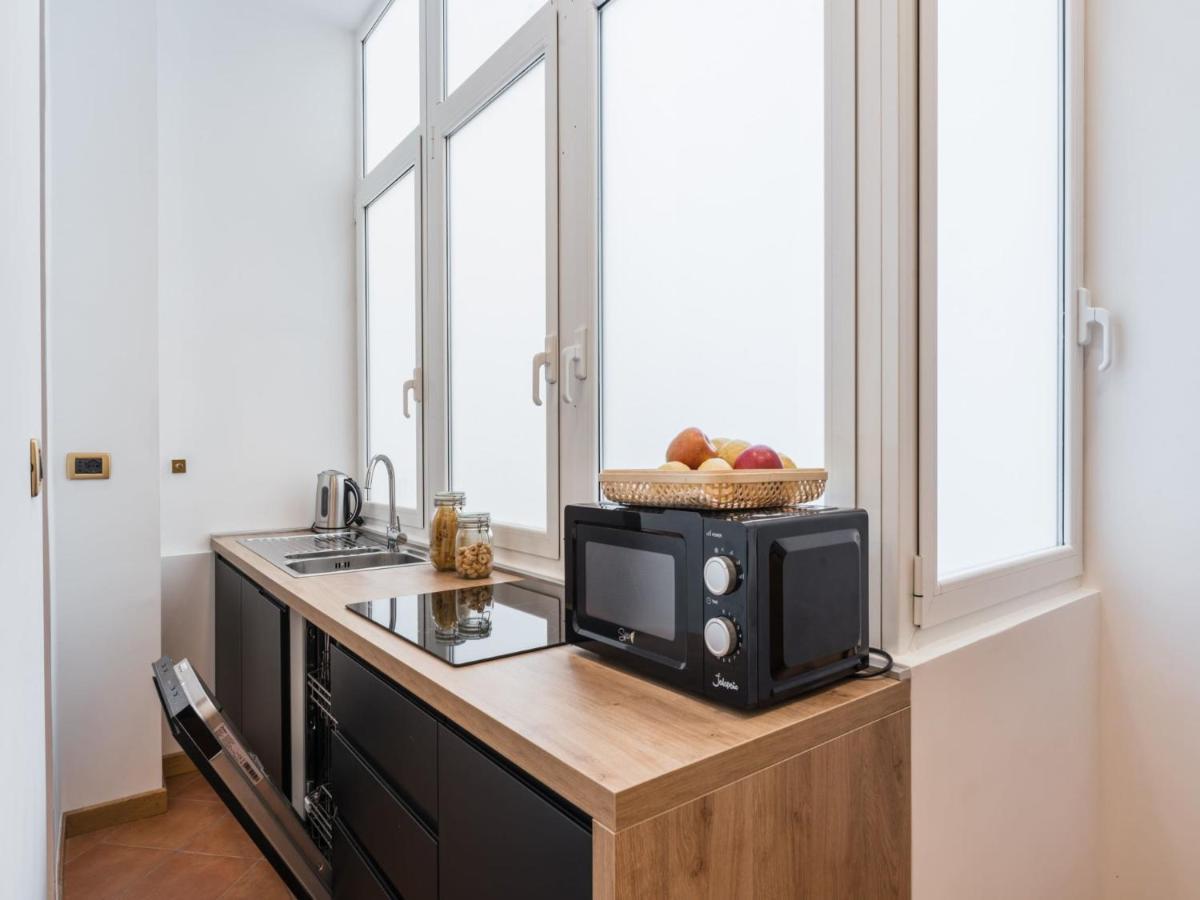 The Rent - Three-bedroom Near The Quirinale * Roma