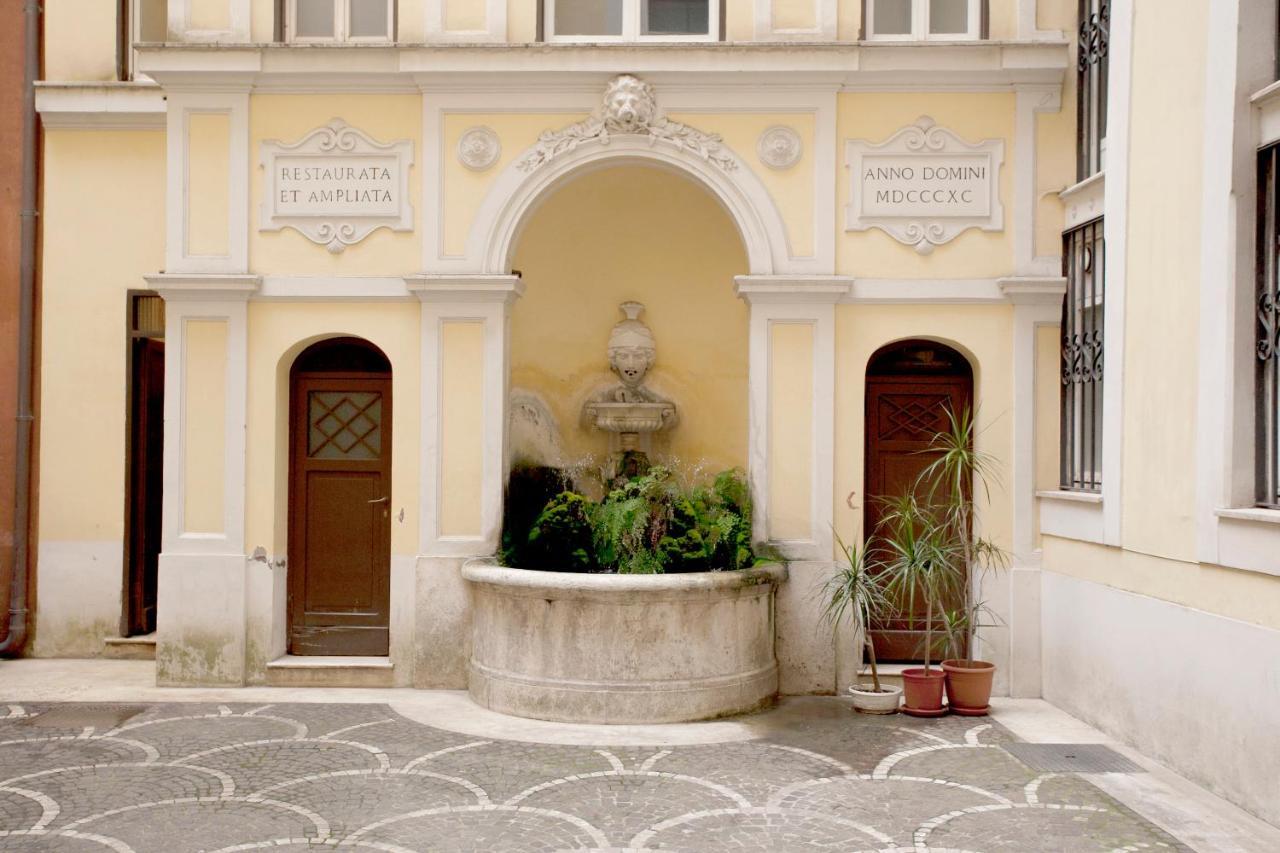 Cozy Pantheon Apartment Rome