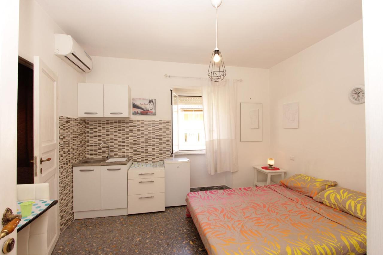 Pacinotti Studio Quarto em Acomodações Particulares