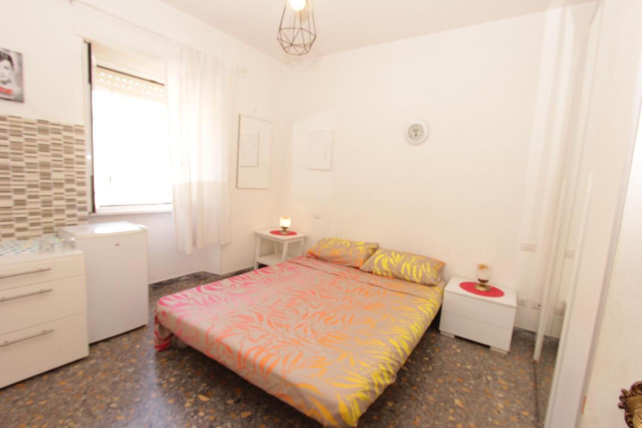 Pacinotti Studio Quarto em Acomodações Particulares *