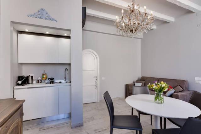Apartment Trevi Luxury Maison *