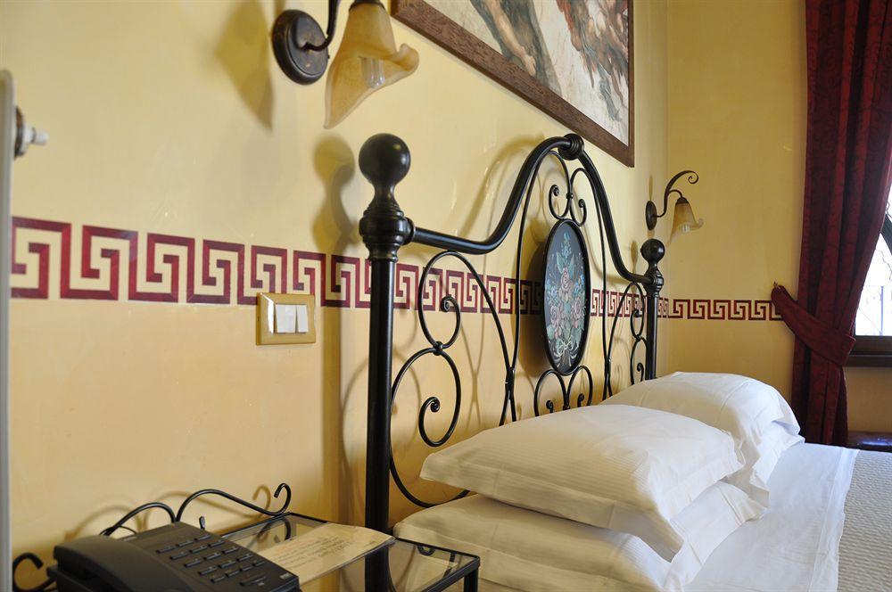 Le Di Via Ottaviano - In 2*