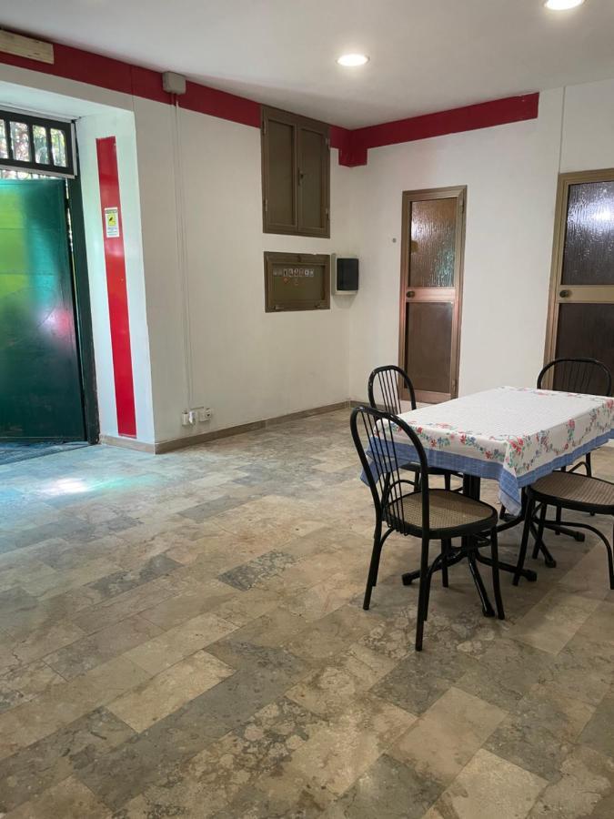Albergue Hostal Garbatella *