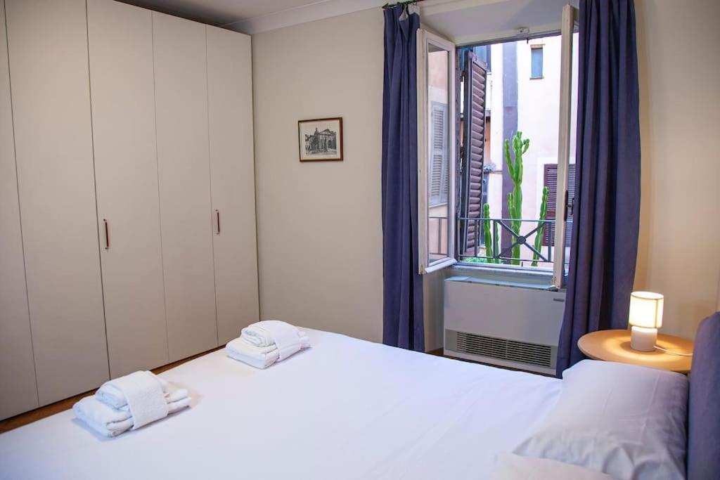Peaceful In Piazza Venezia's Alleys Apartment Rom