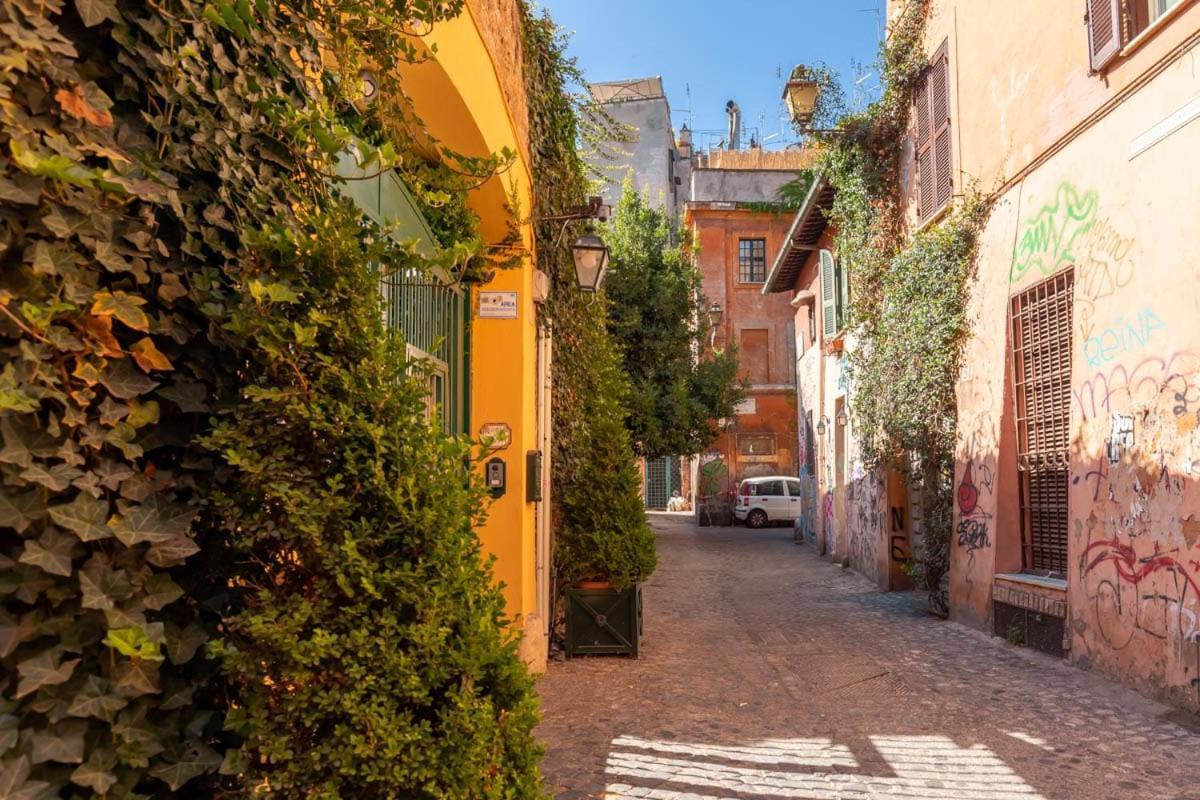 Piede Charming Roma