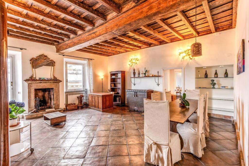 Flat With Lovely Views Near Piazza Navona Rome