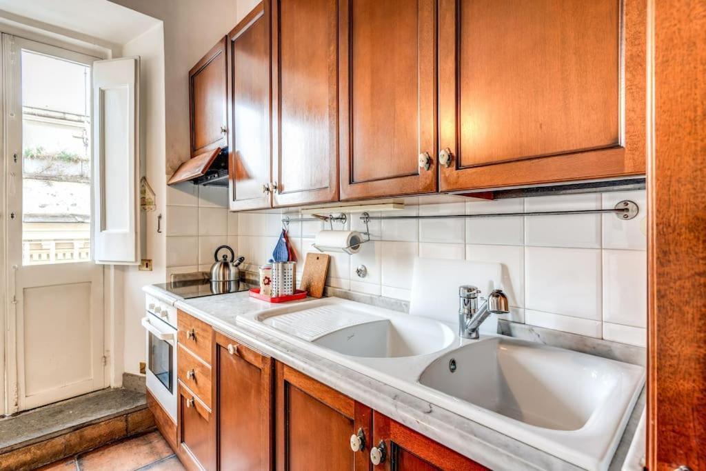 Apartment Flat With Lovely Views Near Piazza Navona *