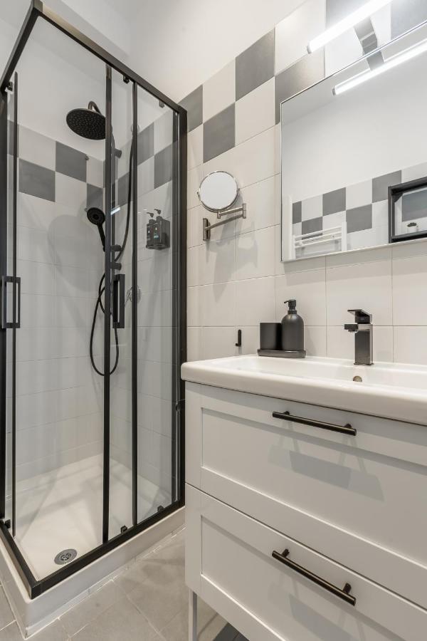Imperium House - Con Giardino Privato, 3 Minuti Da Metro Piazza Bologna, A-c, Appartamento