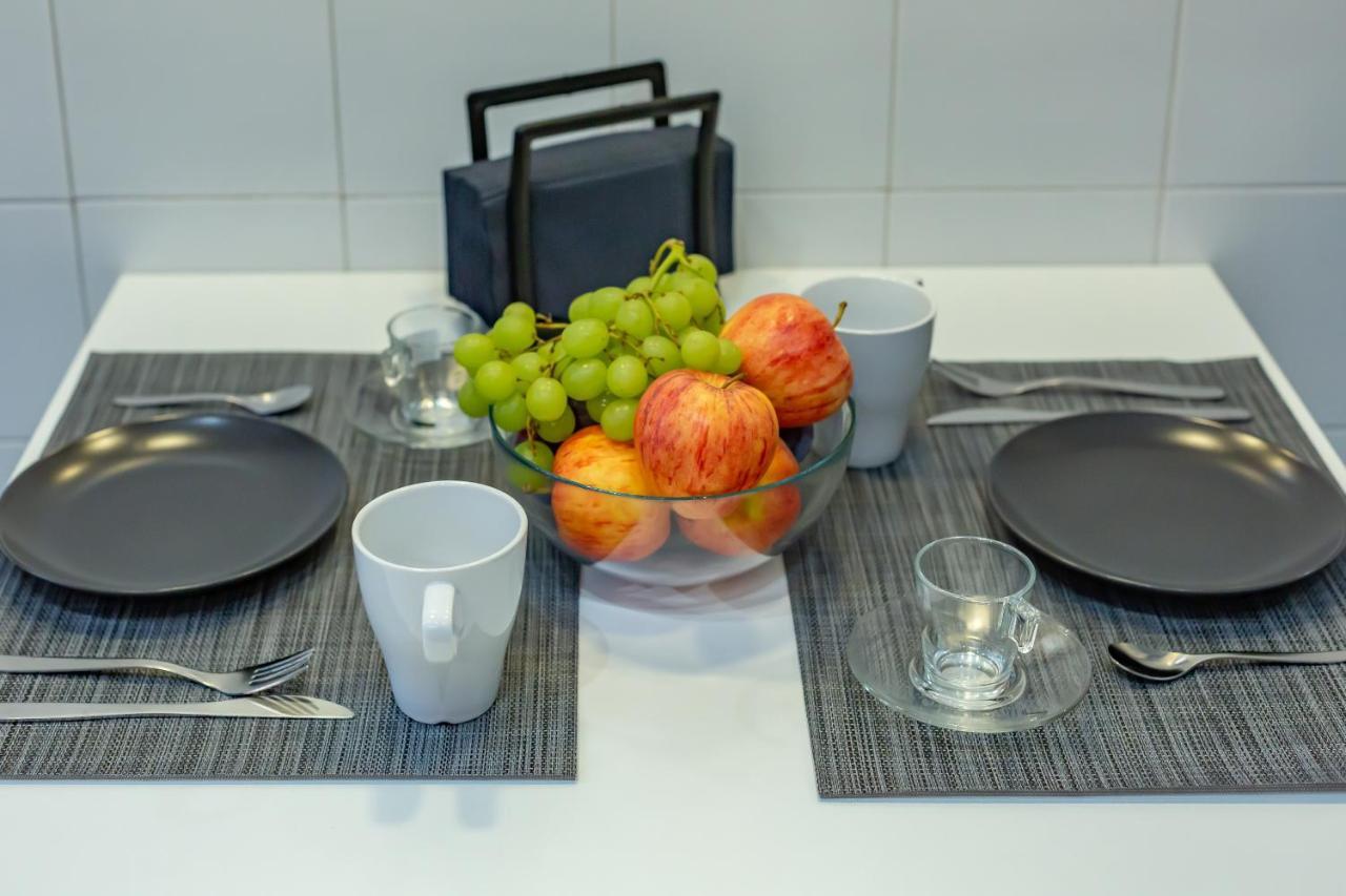 Apartment Imperium House - Con Giardino Privato, 3 Minuti Da Metro Piazza Bologna, A-c,