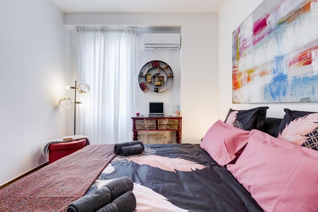 Lovely Two-room In The Center Of Rom