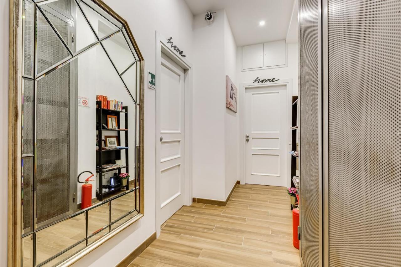 Lovely Two-room In The Center Of Rom
