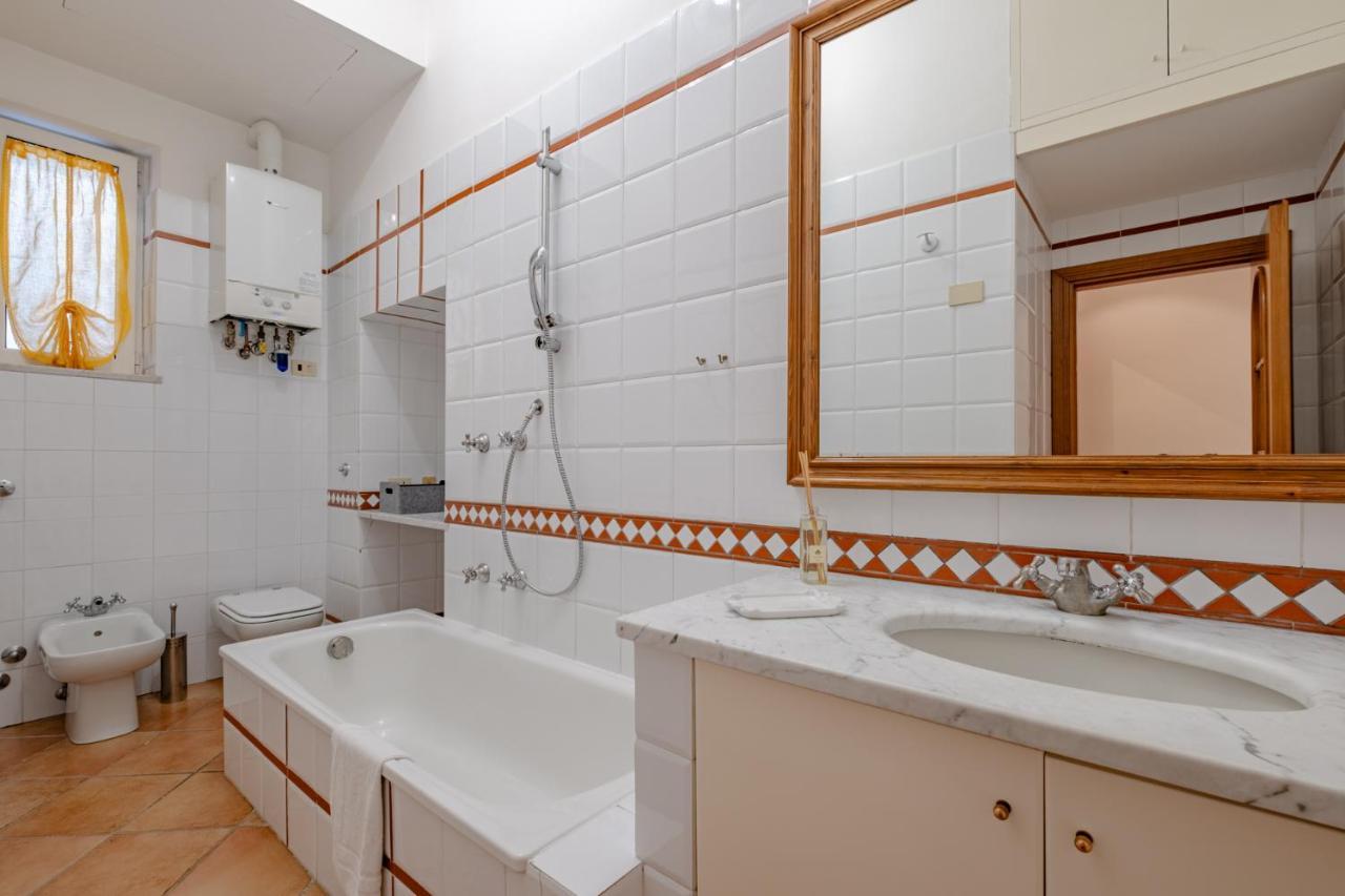 Ele Pantheon Apartamento