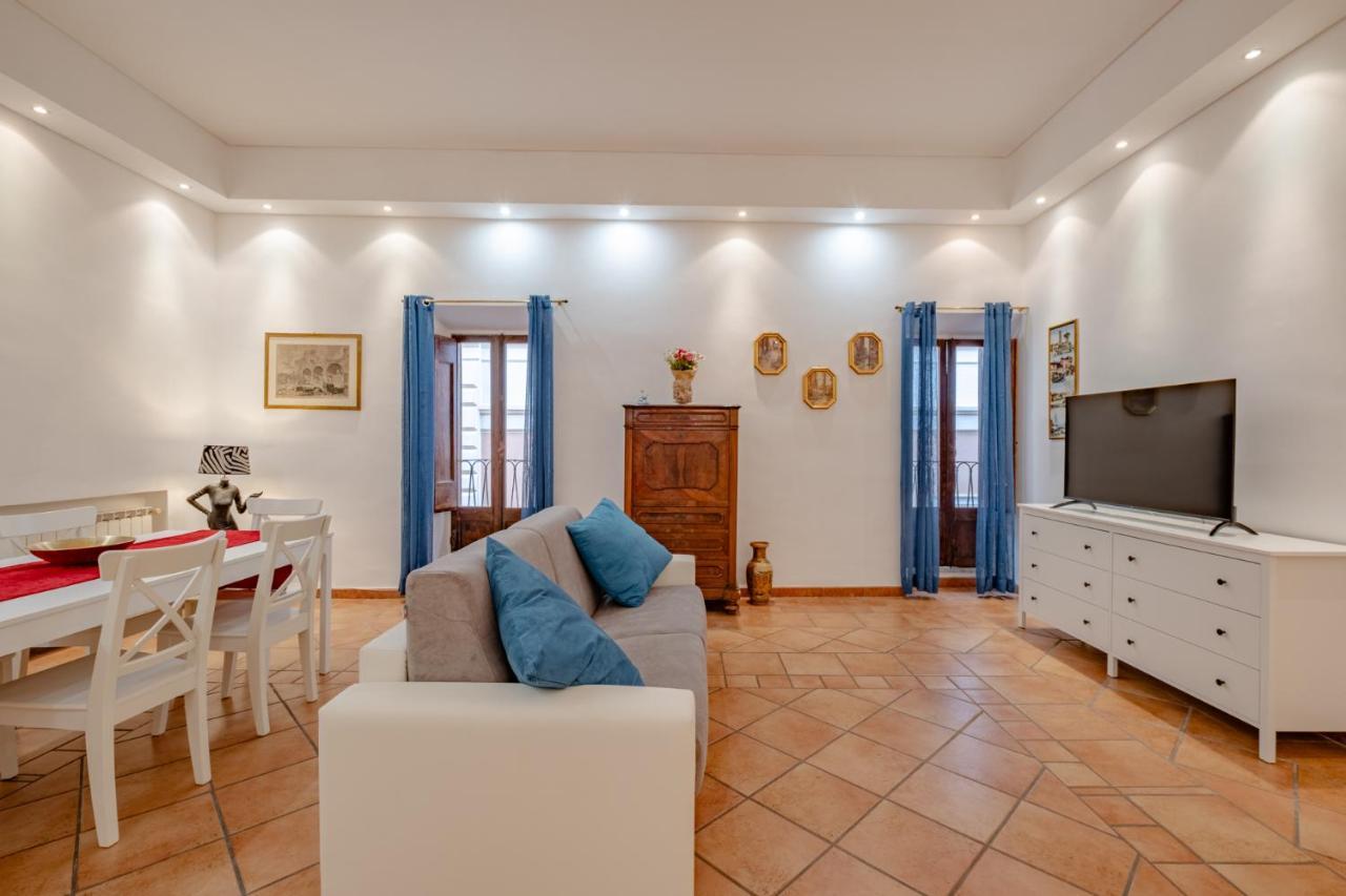 Ele Pantheon Apartamento