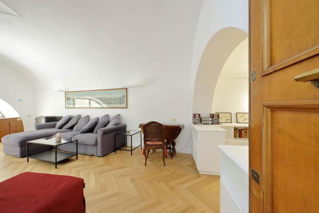 Pantheon With Private Terrace